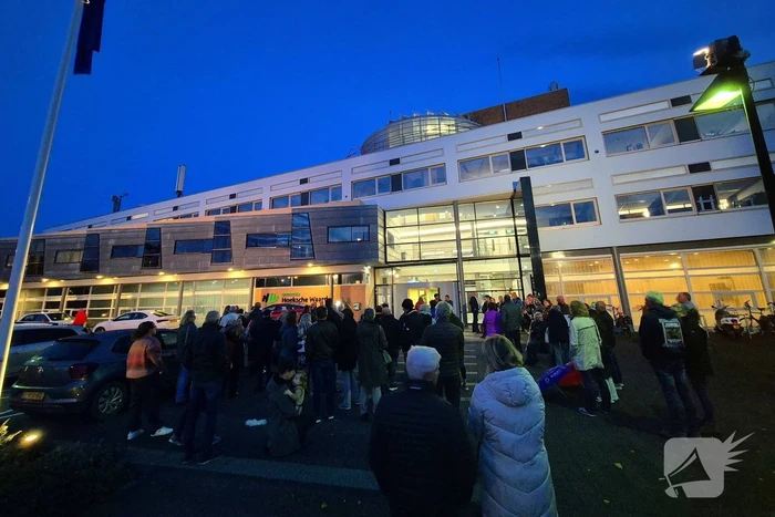Protest bij gemeentehuis tegen afschieten damherten