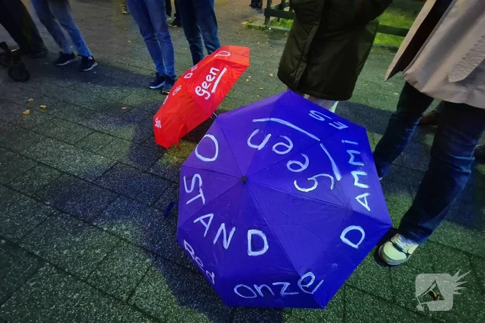 Protest bij gemeentehuis tegen afschieten damherten