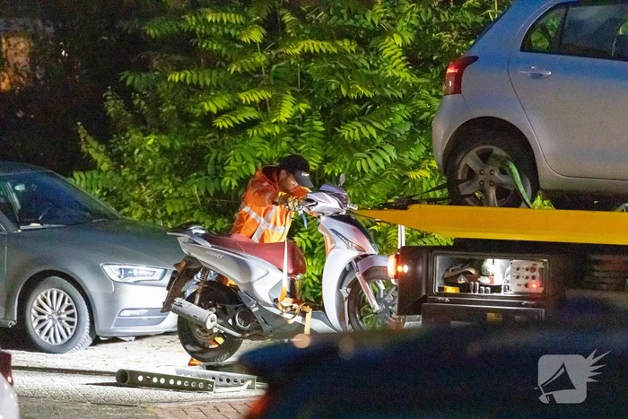Politie neemt scooter in beslag tijdens onderzoek in woning