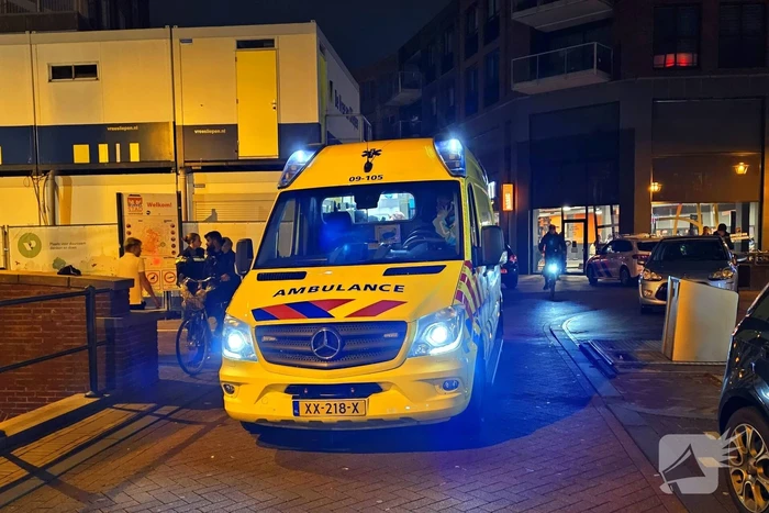 Fietser en automobilist in botsing