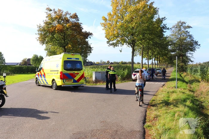 Twee fietsers klappen op elkaar