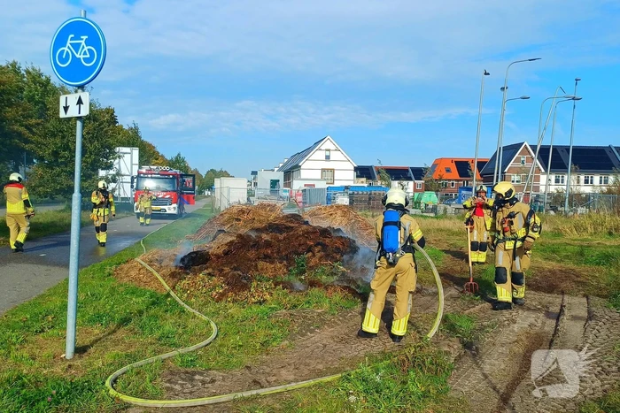 Fikse rookontwikkeling bij brand in maaiafval