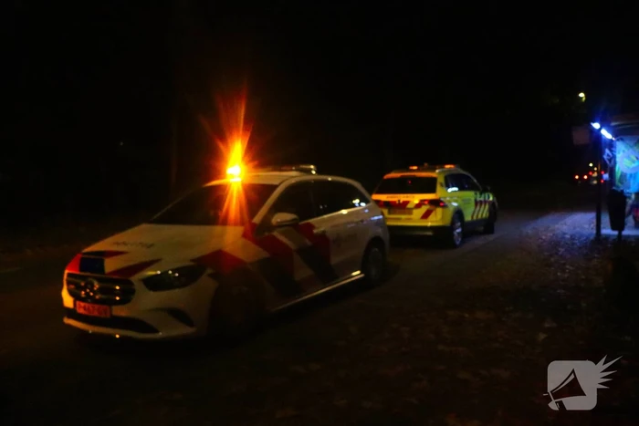 Wielrenner en auto komen met elkaar in botsing