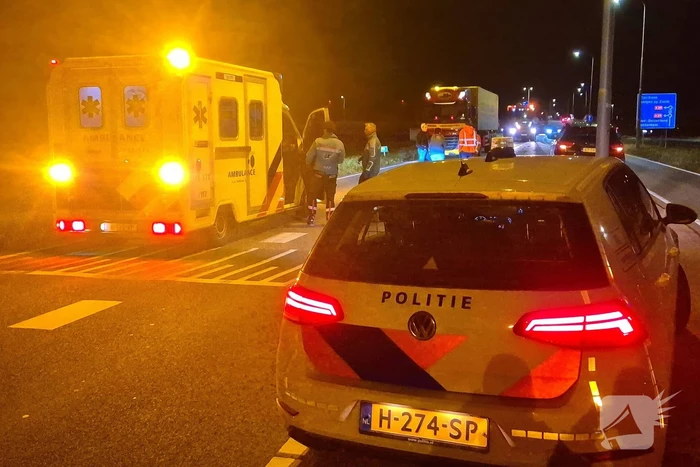 Motorrijder ten val na inhaalmanoeuvre