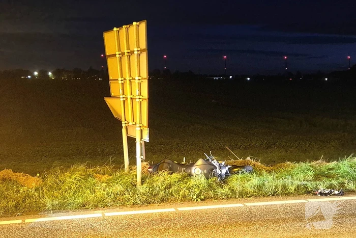 Motorrijder ten val na inhaalmanoeuvre