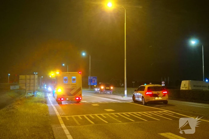 Motorrijder ten val na inhaalmanoeuvre