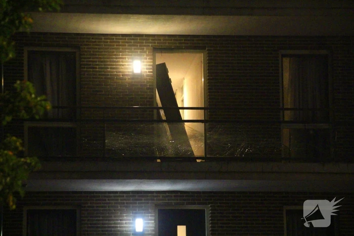 Flat ontruimd na explosie in appartement