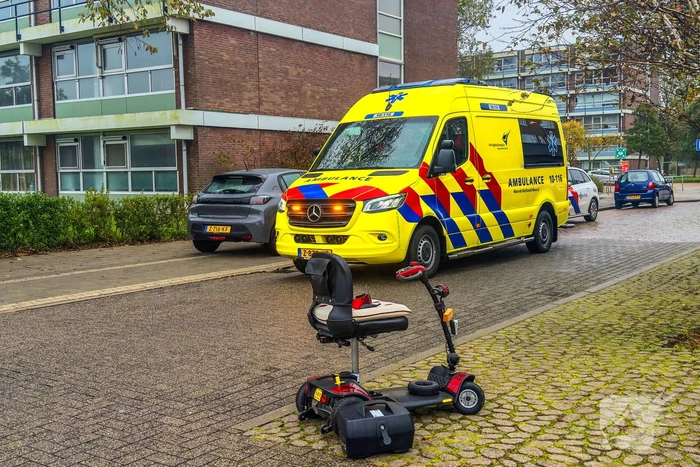Scootmobiel beschadigd na botsing met auto