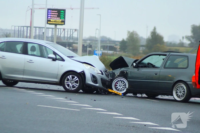 Meerdere voertuigen betrokken bij aanrijding