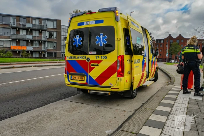 Scooterrijder gewond na ongeval met bakwagen