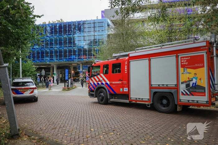 Brand in flatwoning snel onder controle