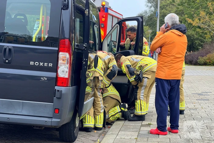 Brand in bestelbus snel onder controle door alertheid bestuurder