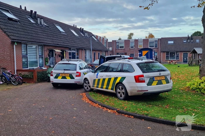 Douane vindt tijdens inval grote hoeveelheden tabak en sigaretten