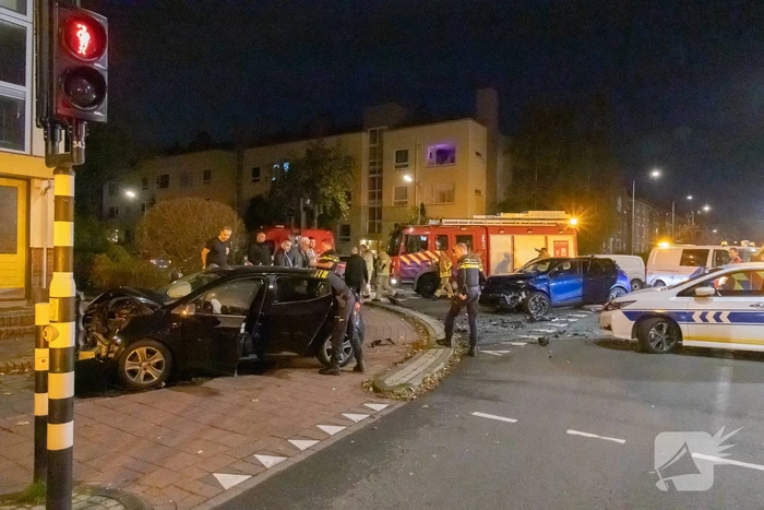 Enorme ravage bij ongeval op kruising