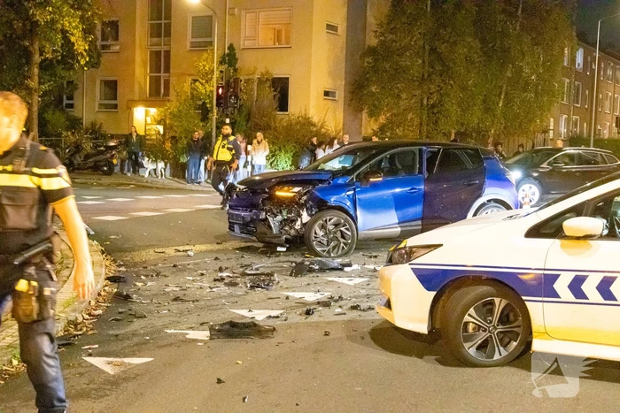 Enorme ravage bij ongeval op kruising