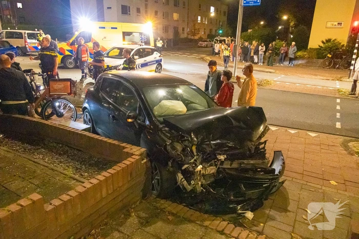 Enorme ravage bij ongeval op kruising