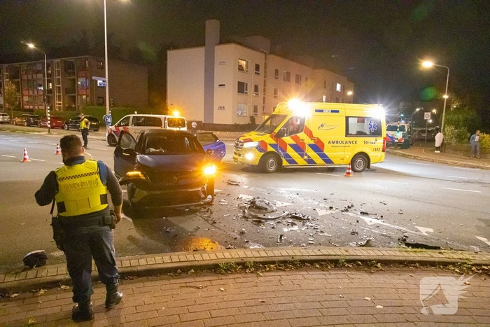 Enorme ravage bij ongeval op kruising