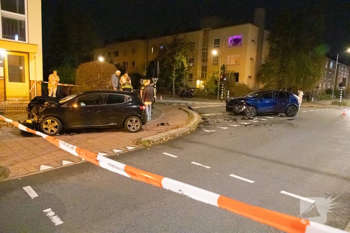 Enorme ravage bij ongeval op kruising