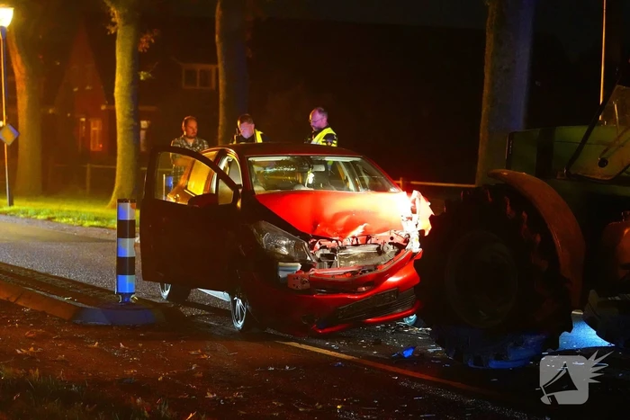Gewonde bij botsing tussen auto en trekker in Langelo