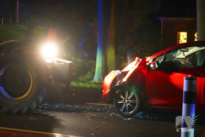 Gewonde bij botsing tussen auto en trekker in Langelo