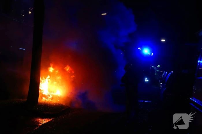 Personenauto gaat in vlammen op