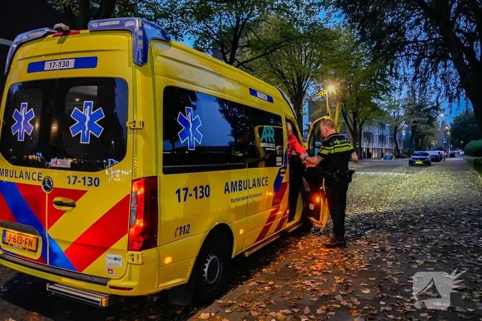 Vrouw op fiets aangereden bij oversteken