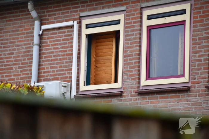 Politie doet onderzoek naar de toedracht van explosie in woning