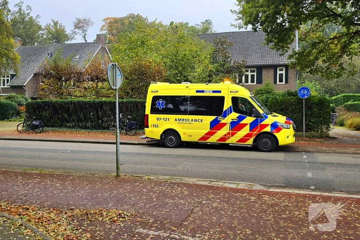 Ongeluk op fietspad door gladde bladeren
