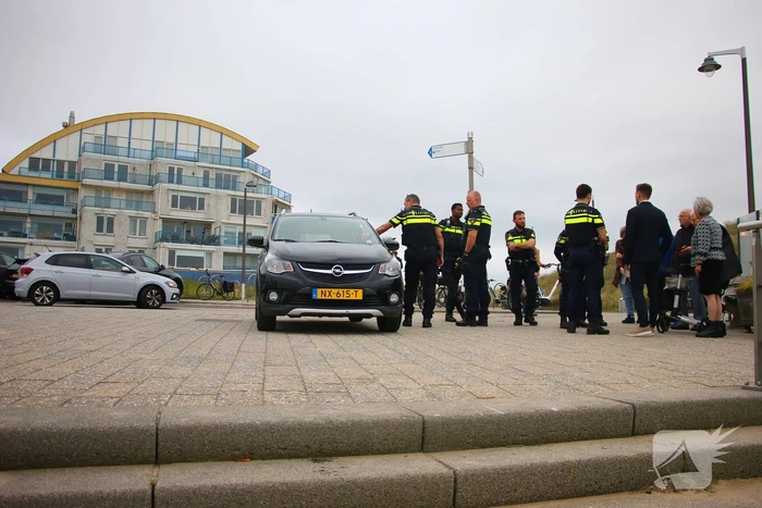 Bruiloft gast probeert trap af te rijden