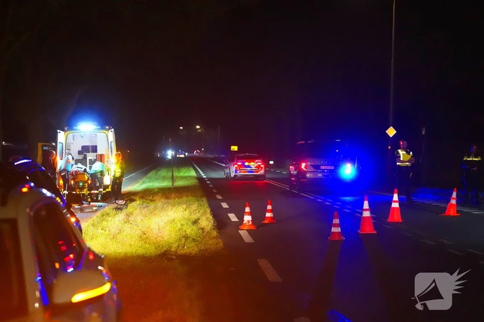 Motorrijder zwaargewond bij botsing met auto