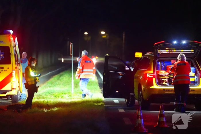 Motorrijder zwaargewond bij botsing met auto