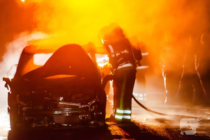 Auto verwoest door brand