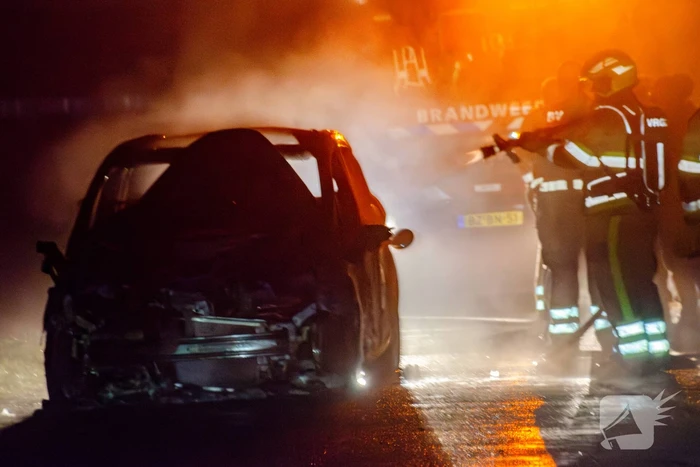 Auto verwoest door brand