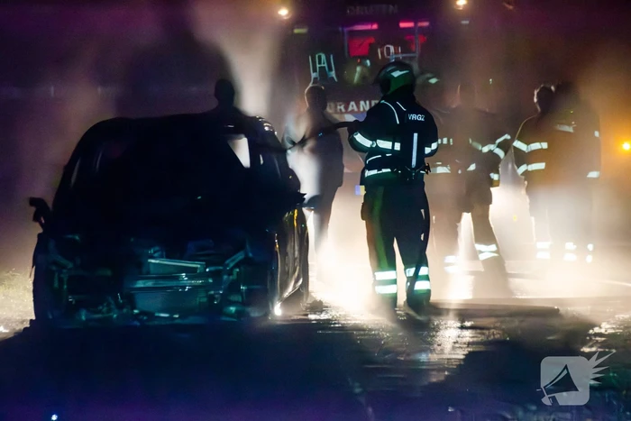 Auto verwoest door brand