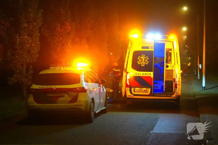 Persoon op electrische step komt hard ten val