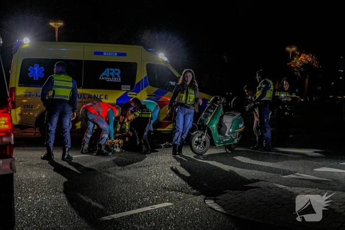 Scooterrijder gewond na ongeval met personenauto