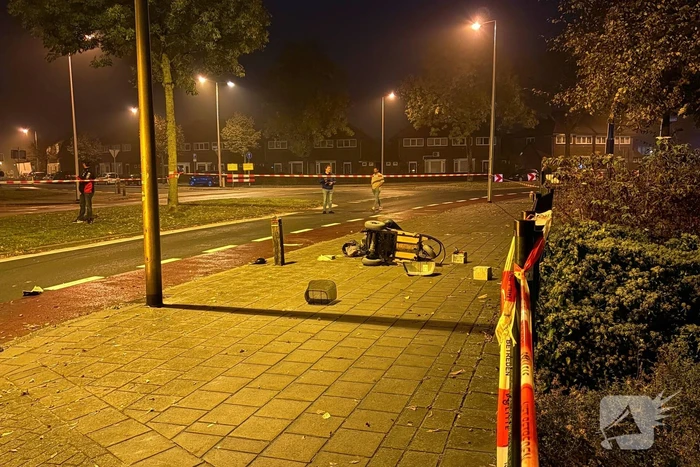Bestuurder laat zwaargewonde scootmobieler achter