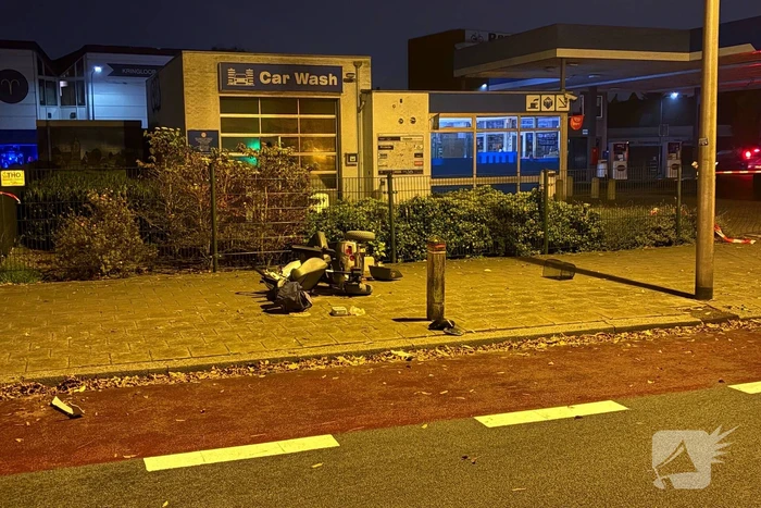 Bestuurder laat zwaargewonde scootmobieler achter