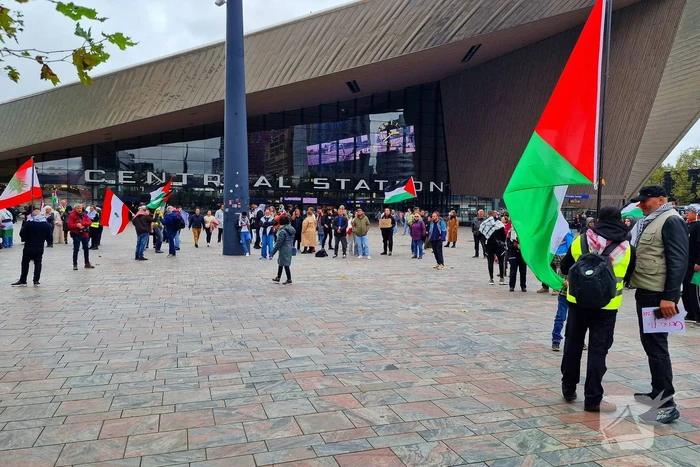 Grote opkomst bij demonstratie Centraal Station