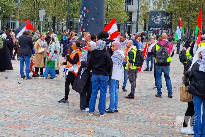 Grote opkomst bij demonstratie Centraal Station