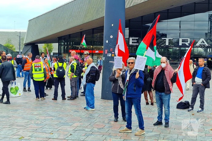 Grote opkomst bij demonstratie Centraal Station