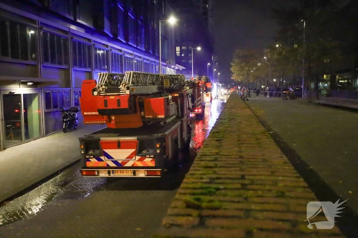 Bewoners op straat door grote brand in appartement