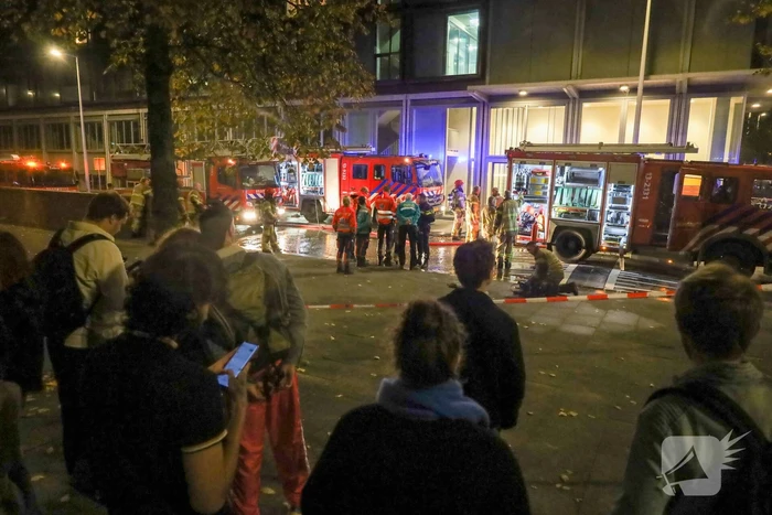 Bewoners op straat door grote brand in appartement