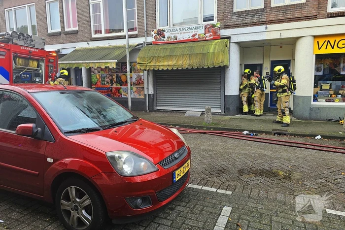 Brandweer forceert deur supermarkt