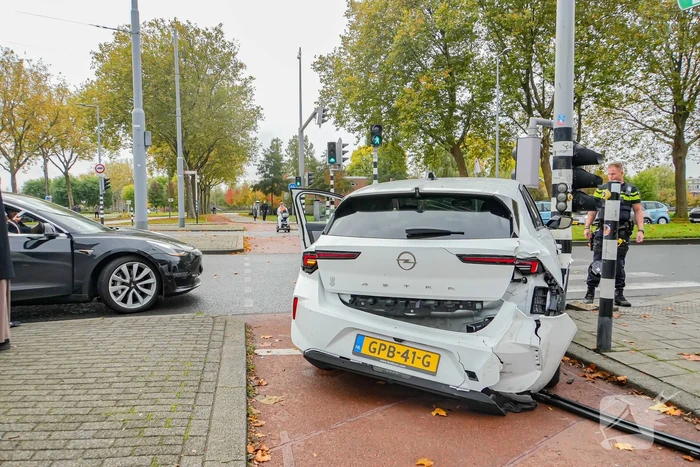 Veel schade bij aanrijding tussen twee voertuigen