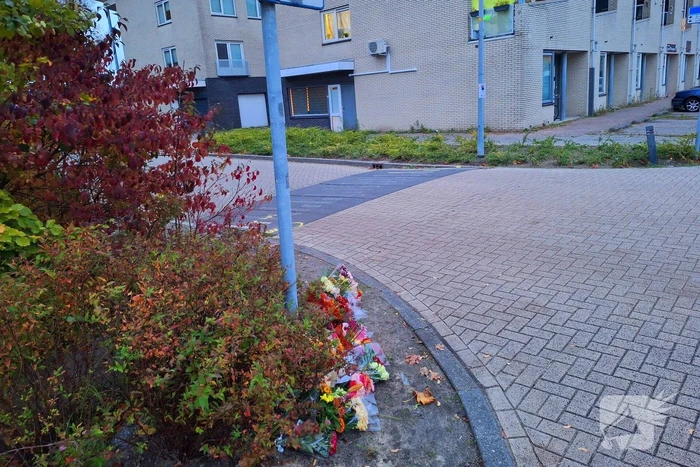 Bloemen neergelegd voor overleden man(18)