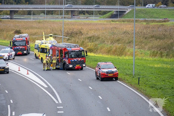 Traumahelikopter landt op snelweg bij ongeval