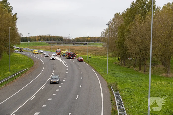 Traumahelikopter landt op snelweg bij ongeval