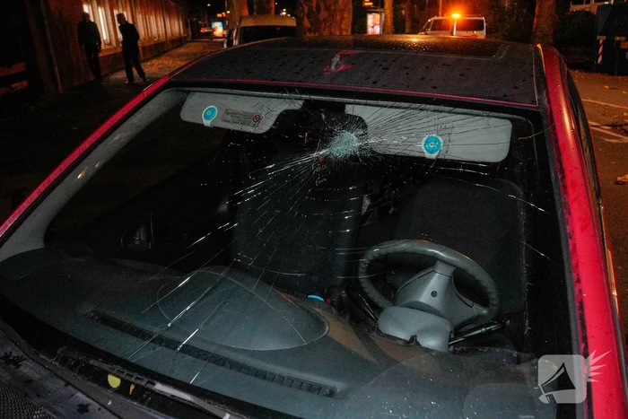Voetganger geschept door personenauto