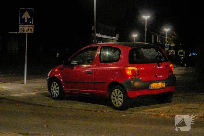 Voetganger geschept door personenauto